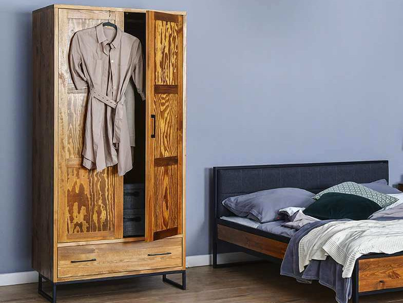 Przykład szafy loftowej drewnianej